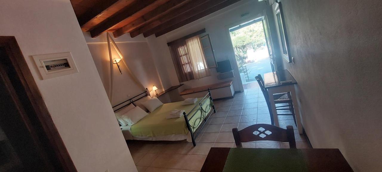 Apartament Ο Μπαξεσ Livadi  Zewnętrze zdjęcie